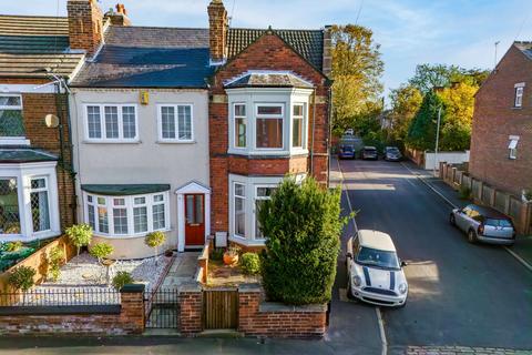 2 bedroom end of terrace house for sale, Banks Avenue, Pontefract WF8