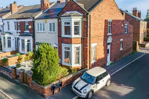 2 bedroom end of terrace house for sale, Banks Avenue, Pontefract WF8