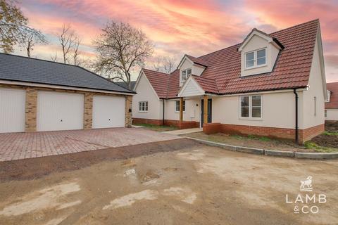 4 bedroom detached bungalow for sale, Clacton Road, Weeley Heath CO16