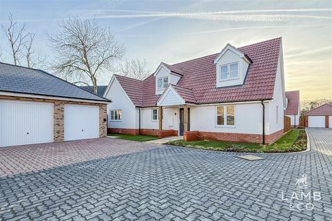 4 bedroom detached bungalow for sale, Clacton Road, Weeley Heath CO16