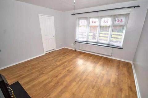 3 bedroom house to rent, Jesmond Gardens, South Shields