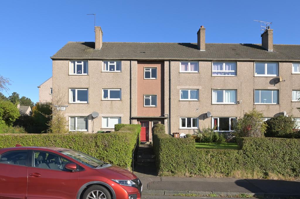 1/2 Firrhill Drive, Edinburgh, EH13 9EP 2 bed ground floor flat for