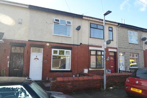 3 bedroom terraced house to rent, Lowton Street, Bury M26