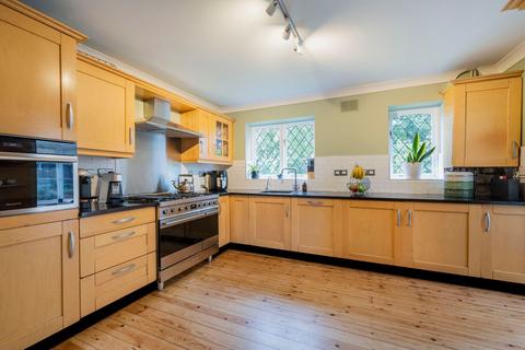 4 bedroom detached house for sale, Carlile Gardens, Reading RG10