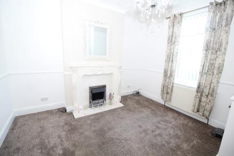 2 bedroom terraced house to rent, Cemetery Road, Hemsworth