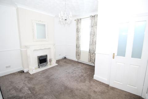 2 bedroom terraced house to rent, Cemetery Road, Hemsworth