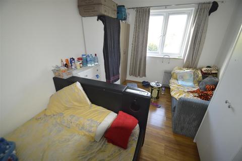 2 bedroom apartment for sale, Lewis Way, Dagenham