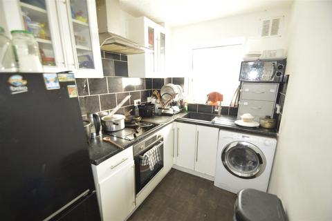 2 bedroom apartment for sale, Lewis Way, Dagenham