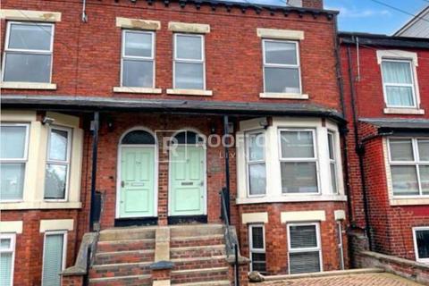 8 bedroom house to rent, Queens Road, Leeds LS6