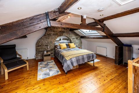 Delf Cottage Delf Place, Brighouse, HD6 3NJ