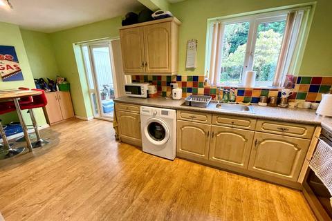 3 bedroom semi-detached house for sale, Bealeys Avenue, Wednesfield, Wolverhampton, WV11