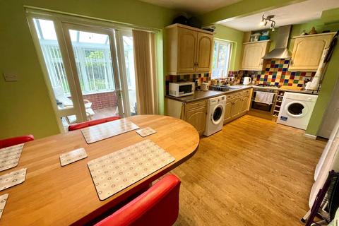 3 bedroom semi-detached house for sale, Bealeys Avenue, Wednesfield, Wolverhampton, WV11