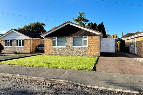 2 bedroom detached bungalow for sale, Robin Grove, Wednesfield, Wolverhampton, WV11