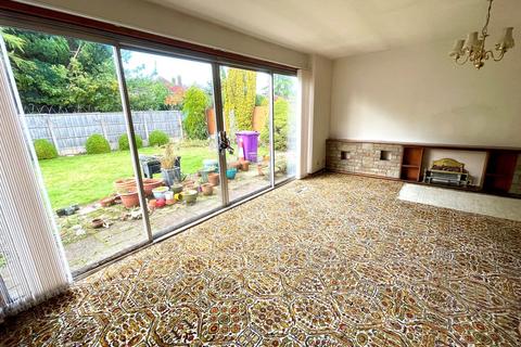 2 bedroom detached bungalow for sale, Robin Grove, Wednesfield, Wolverhampton, WV11