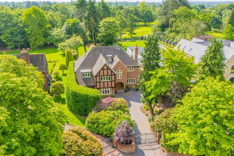 6 bedroom detached house to rent, Moor Hall Drive, Sutton Coldfield, West Midlands, B75