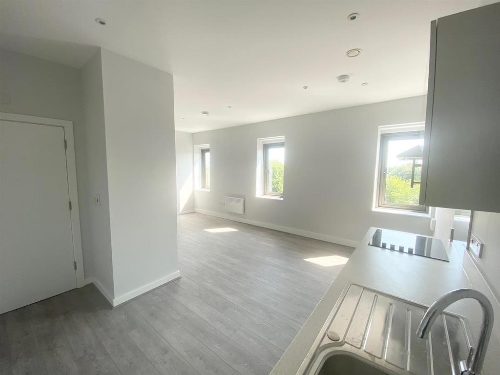 Sky Gardens, Crosby Road North... Studio to rent £695 pcm (£160 pw)