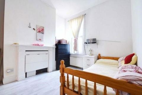 2 bedroom apartment for sale, Chelmer Road, Hackney, London, E9