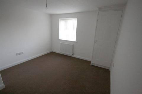 2 bedroom flat to rent, Cleveland Street, Normanby