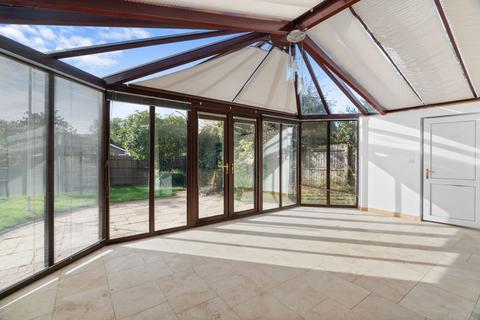 9 Cherry Orchard, Oakington, Cambridge, CB24 3AY