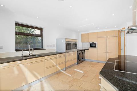 9 Cherry Orchard, Oakington, Cambridge, CB24 3AY
