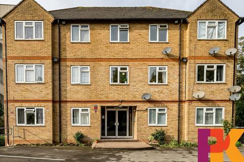 2 bedroom flat to rent, Wesley Dene, Priory Road HP13