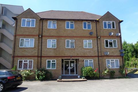 2 bedroom flat to rent, Wesley Dene, Priory Road HP13