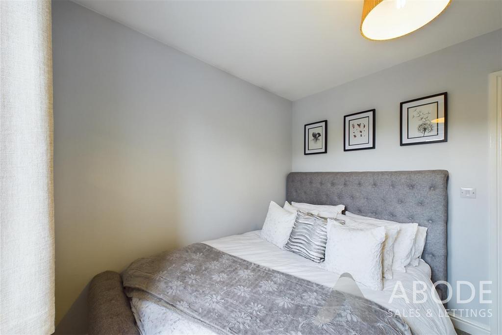 CAM02696 G0-PR0407-STILL004.jpg