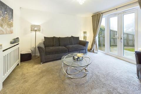 4 bedroom townhouse for sale, Redbrook Way, Bradford