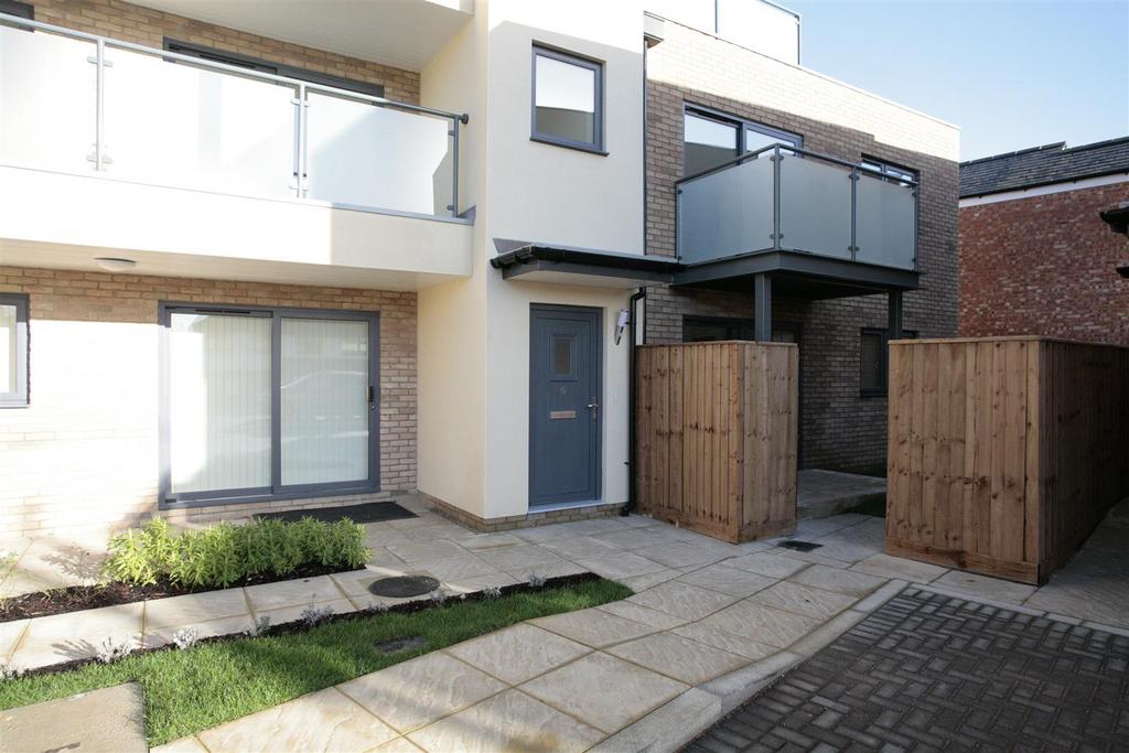 WHEATLEY EPC RATING B 2 bed apartment to rent £1,500 pcm (£346 pw)