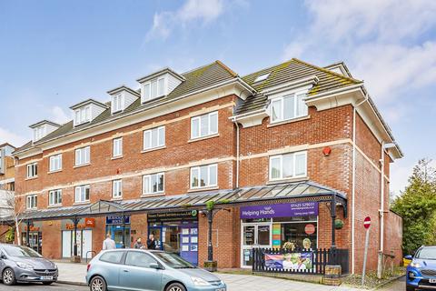 2 bedroom flat to rent, Bursledon House, Station Road, New Milton, Hampshire. BH25 6HT