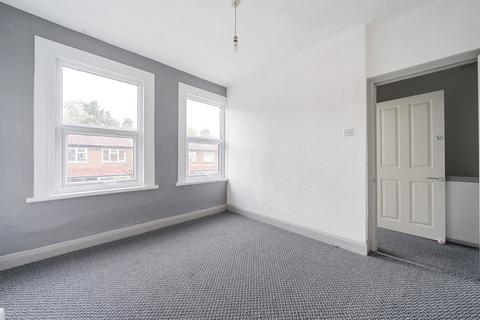 2 bedroom maisonette for sale, Malyons Road, London