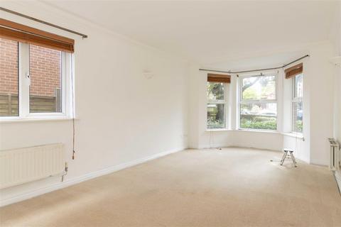 2 bedroom flat to rent, St. Botolphs Road, Worthing