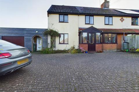 4 bedroom semi-detached house for sale, Roughton Road, Cromer