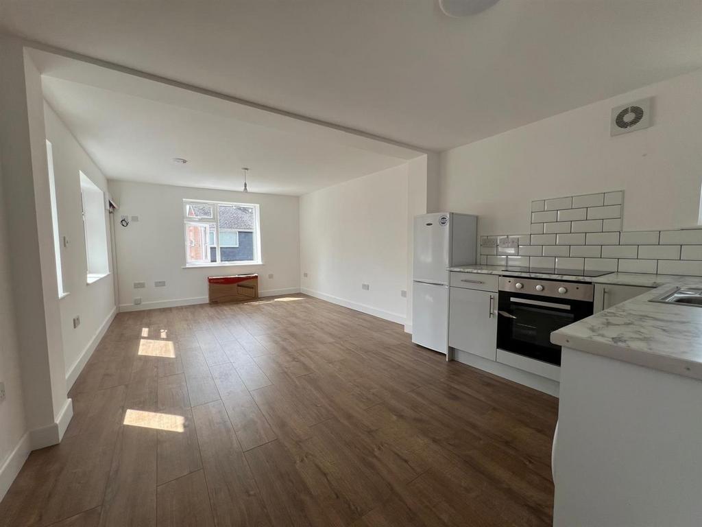 Clements Street, Stoke, Coventry, CV2... Studio to rent £650 pcm (£