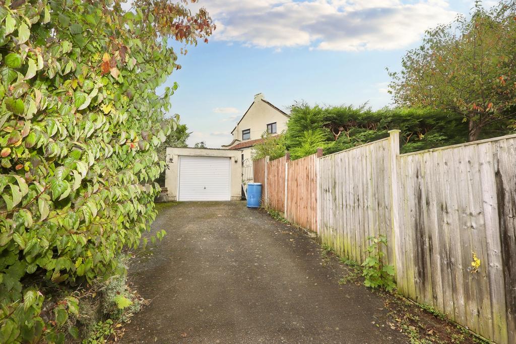 Driveway parking and garage