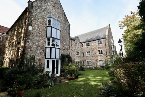 2 bedroom retirement property for sale, Carlton Court, Wells