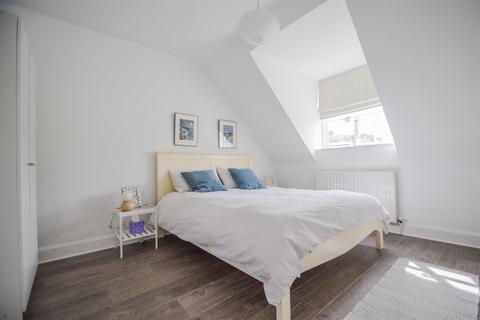 2 bedroom terraced house to rent, Palatine Road, London, N16