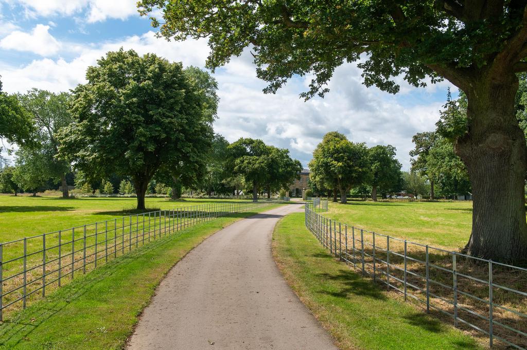 Leicester Road, Churchover, Rugby... 5 bed detached house for sale £