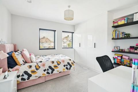 487 Rayners Lane, Pinner, HA5 5DN