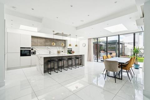 487 Rayners Lane, Pinner, HA5 5DN