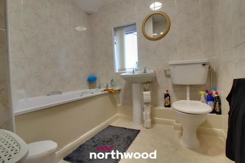 3 bedroom semi-detached house for sale, Windlestone Square, Doncaster DN8