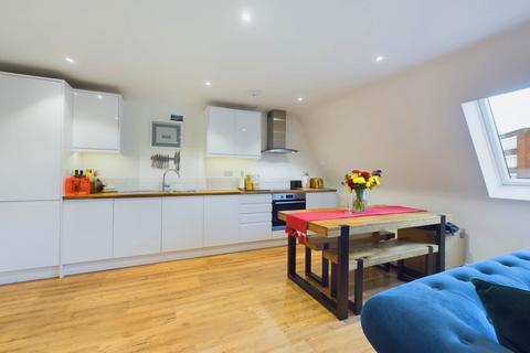 2 bedroom flat for sale, Oxford Road, Aylesbury HP19