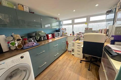 33a Castlecroft Lane, Wolverhampton, WV3 8JX