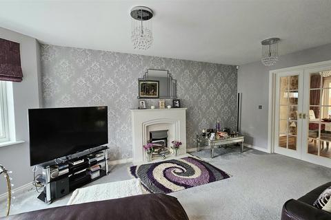 4 bedroom detached house for sale, Swan Hill, Mickleover