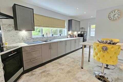 9 Swan Hill, Mickleover, Derby, DE3 0UW