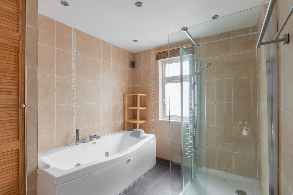 0 A7 RSV - Bathroom B.jpg