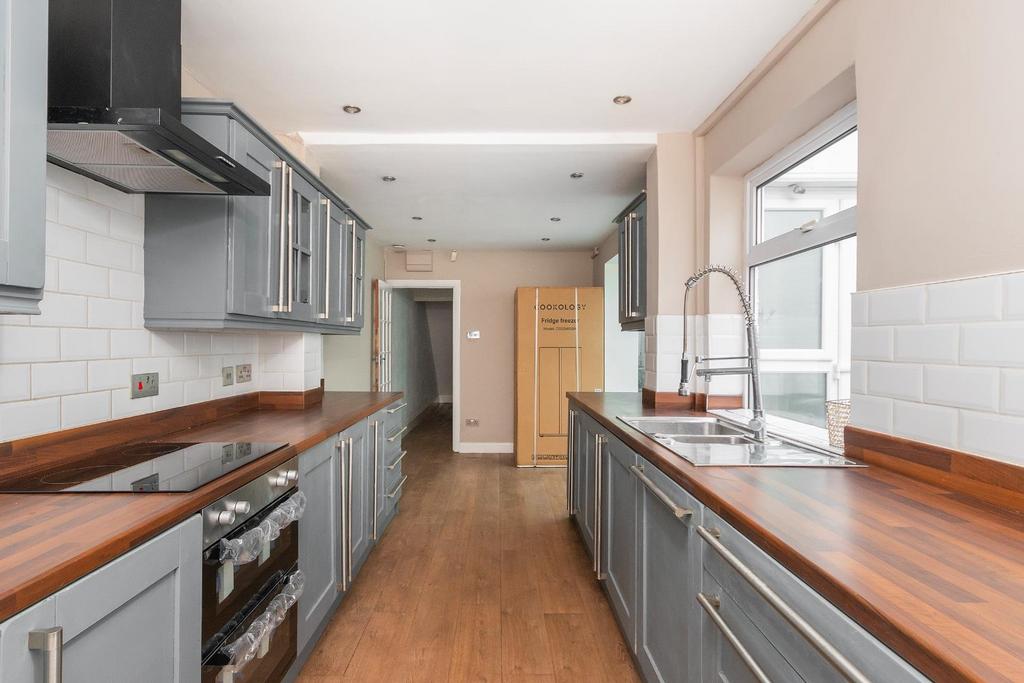 0 A7 RSV - Kitchen C.jpg
