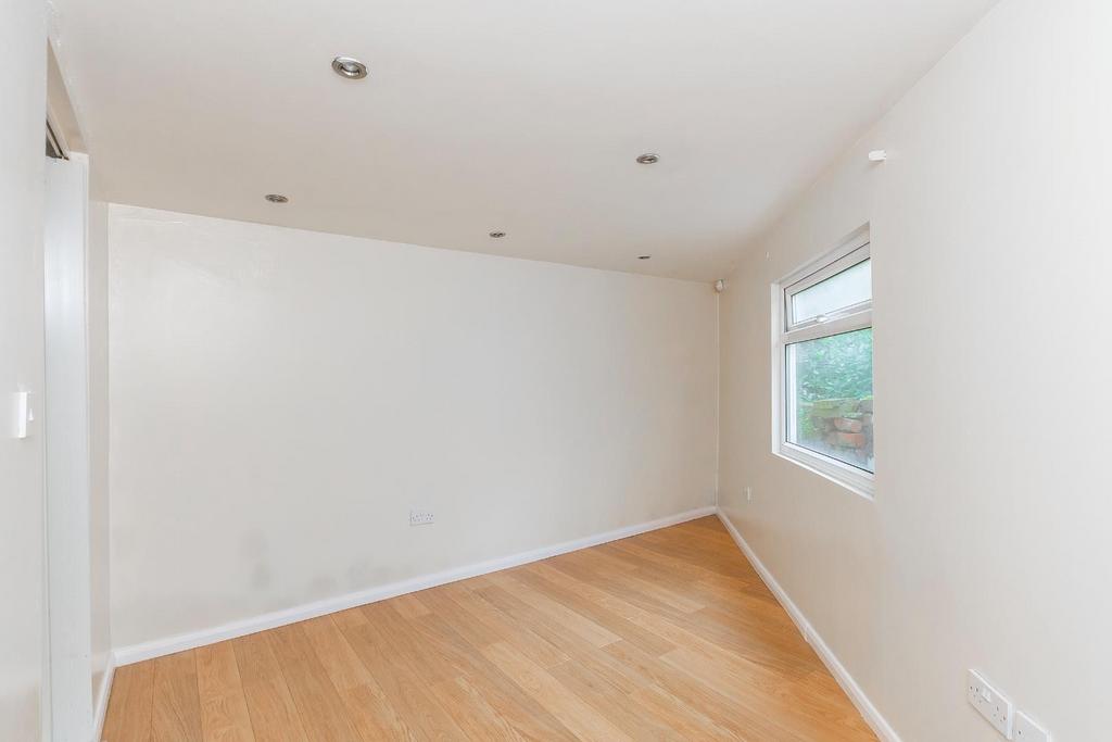 0 A7 RSV - Annexe - Bedroom A.jpg