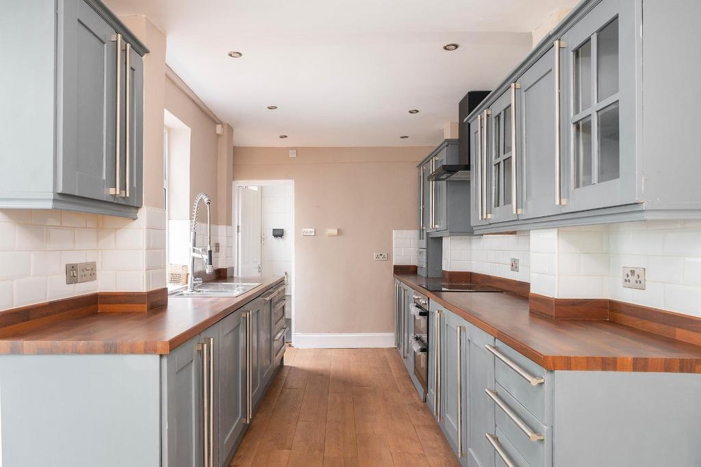 0 A7 RSV - Kitchen B.jpg