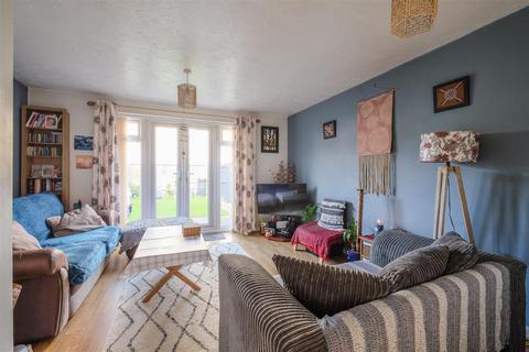 2 bedroom terraced house for sale, Cusworth Close, Halifax